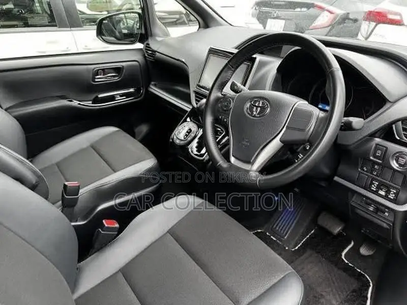 Toyota Noah si wxb non hybrid 2 2020