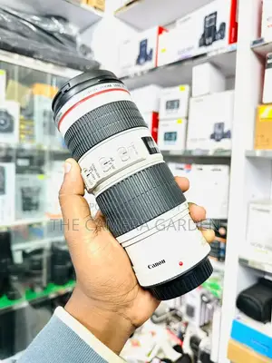 New Year offer Canon 200d with all camera