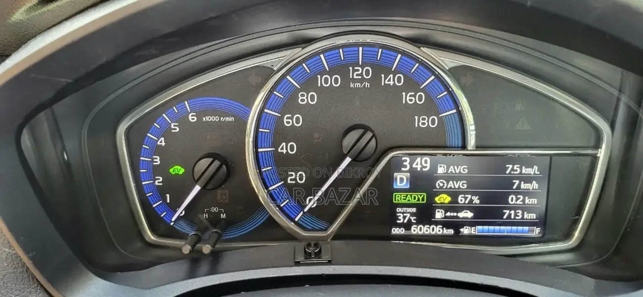 Toyota Fielder X Hid Hybrid 2017