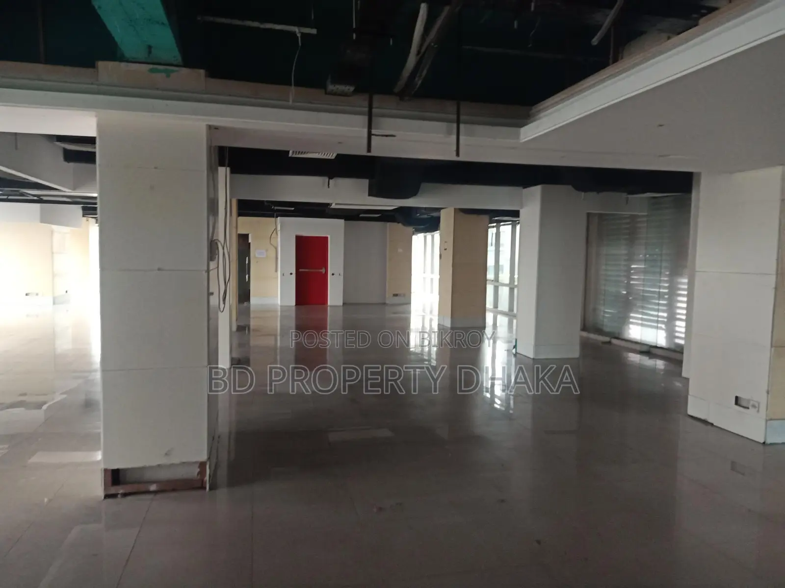 গুলশান এভিনিউতে ১১৫০০ বর্গফুটের ওপেন কমার্শিয়াল স্পেস ভাড়া হবে