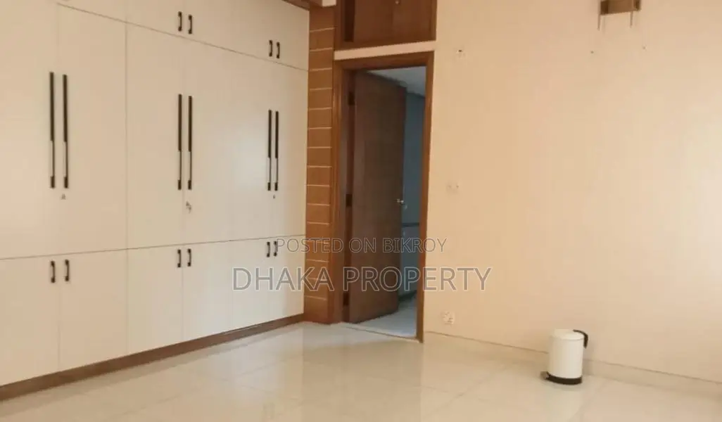 2500SqFt.Semi Furnish Apartment Rent In Gulshan Area