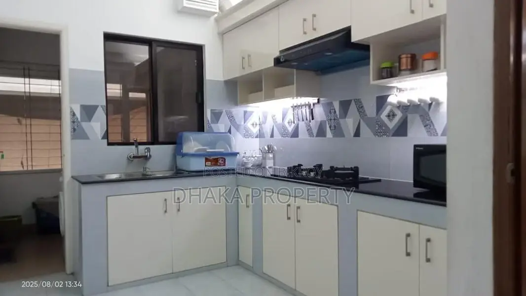 2500SqFt.Semi Furnish Apartment Rent In Gulshan Area