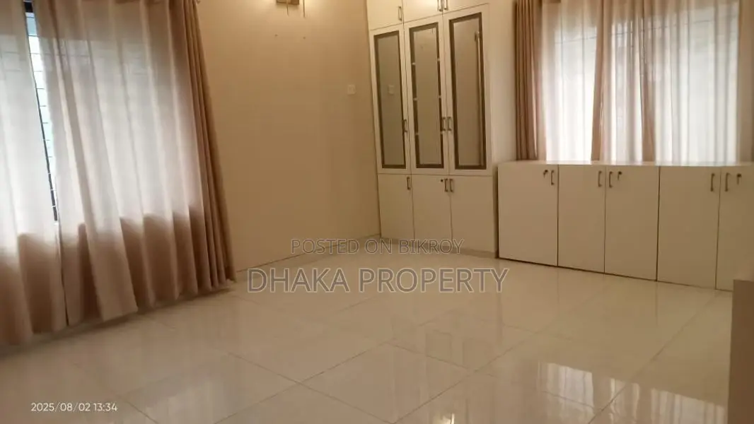 2500SqFt.Semi Furnish Apartment Rent In Gulshan Area