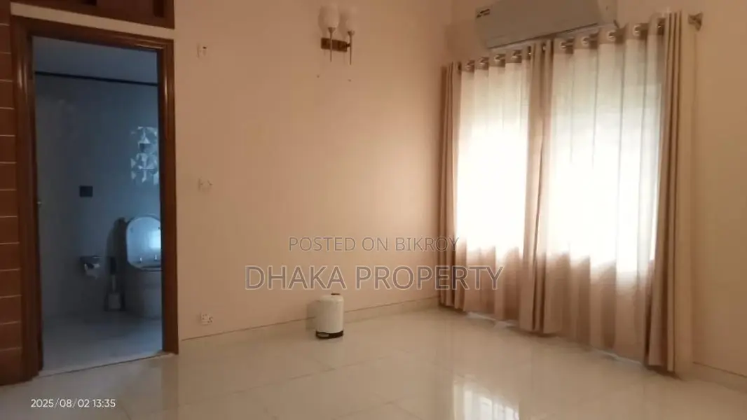 2500SqFt.Semi Furnish Apartment Rent In Gulshan Area