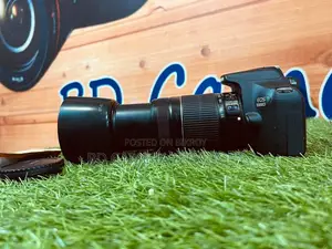 Canon 1300D 55-250 is জুম লেন্স।
