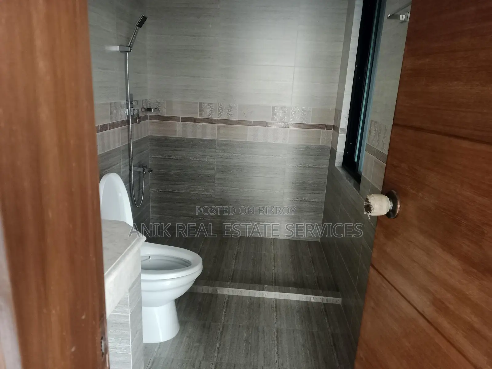 Mordan New Flat 4 Bedroom Semi Farnised Rent At Gulshan 2