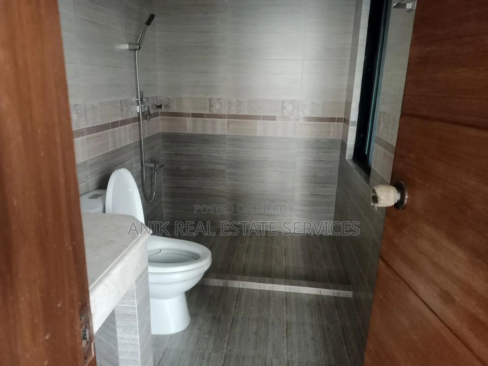 Mordan New Flat 4 Bedroom Semi Farnised Rent At Gulshan 2