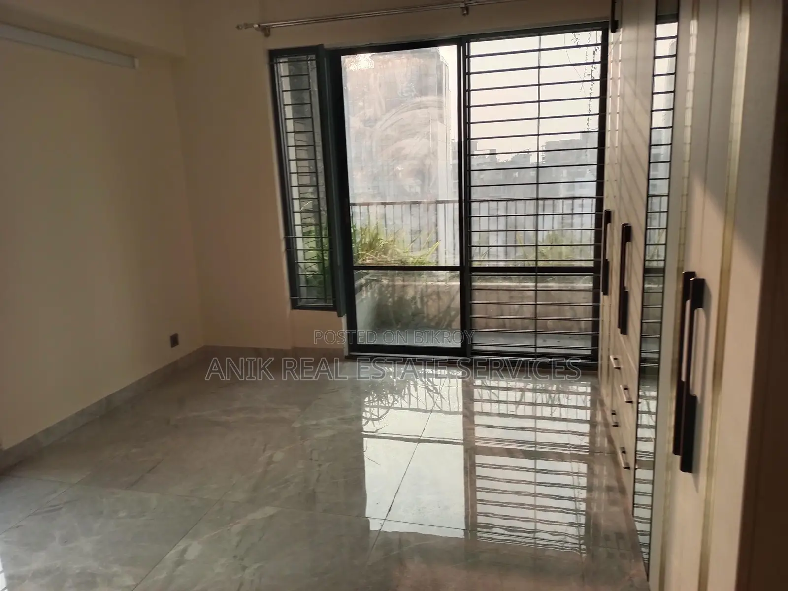 Mordan New Flat 4 Bedroom Semi Farnised Rent At Gulshan 2