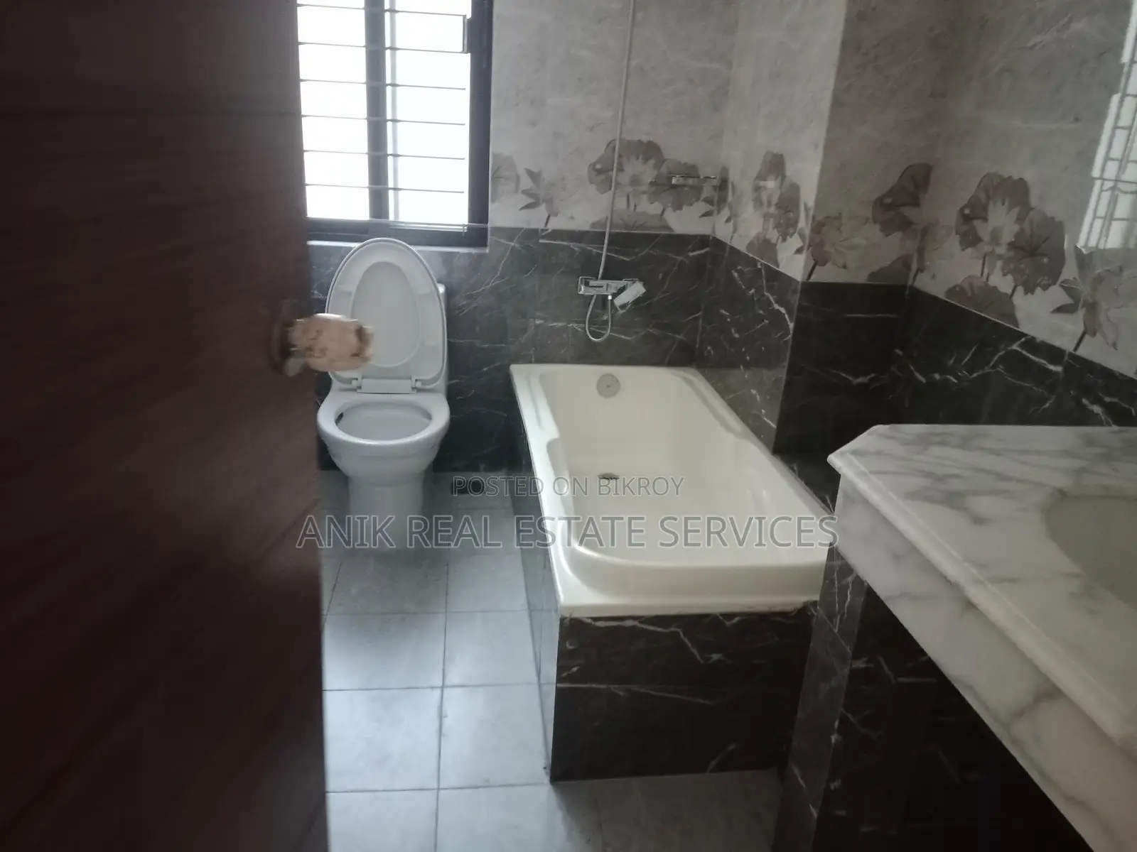 Mordan New Flat 4 Bedroom Semi Farnised Rent At Gulshan 2