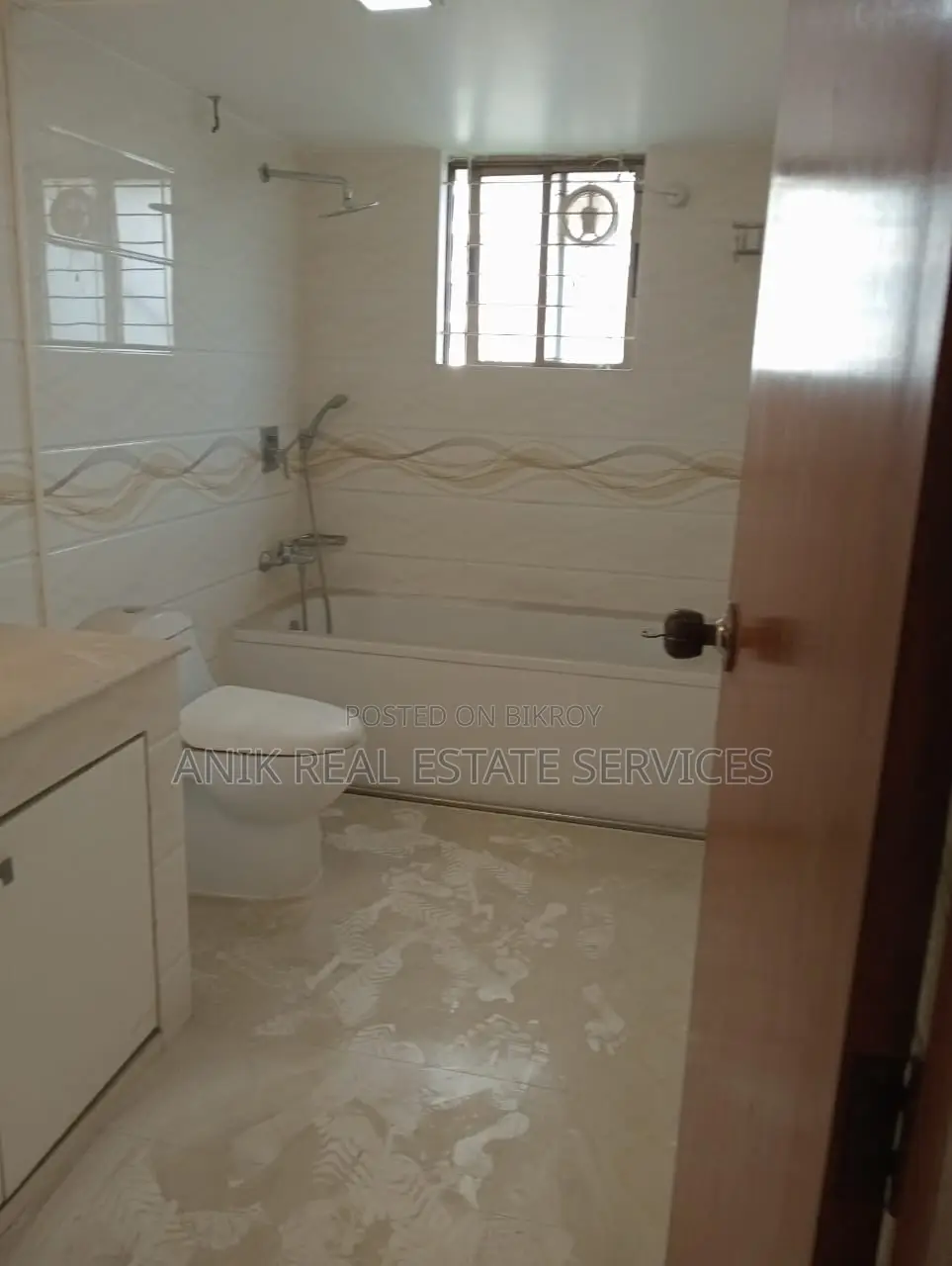 Good Quality 4 Bedroom Un Furnished Flat Rent At Gulshan 2