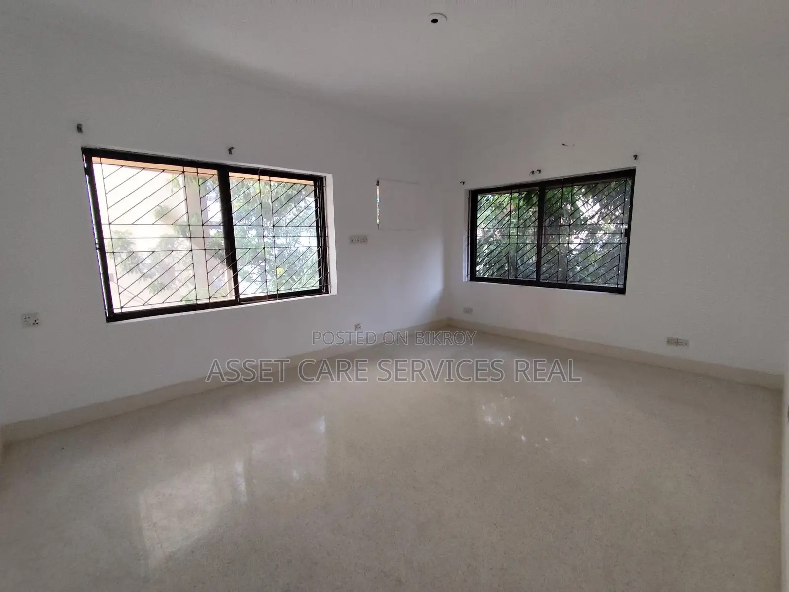 Prime Location 2650-Sqft Office Space for Rent in Gulshan-2