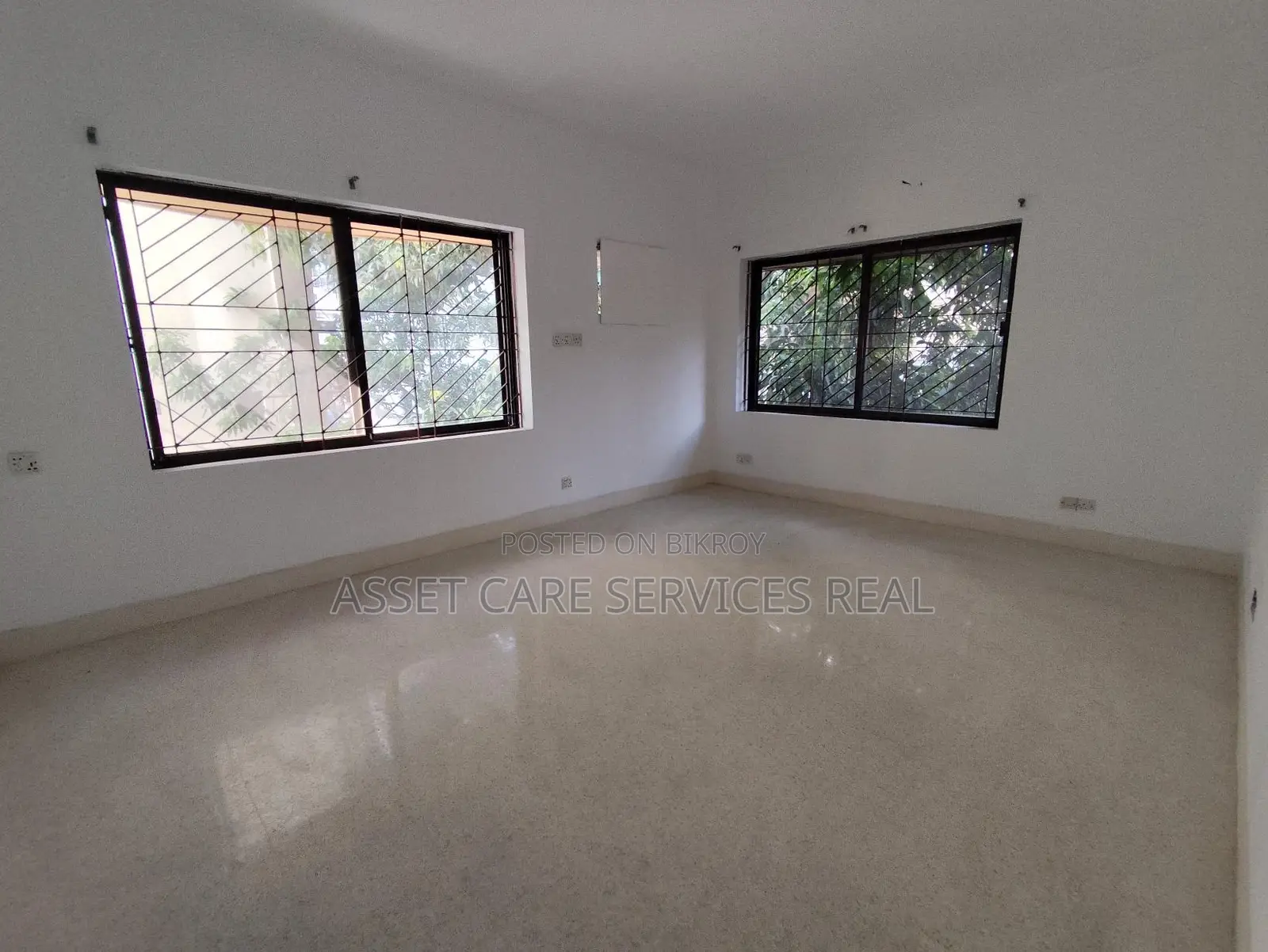 Prime Location 2650-Sqft Office Space for Rent in Gulshan-2