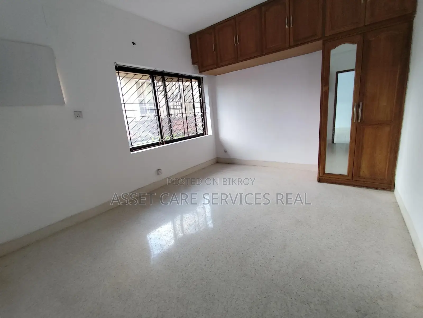 Prime Location 2650-Sqft Office Space for Rent in Gulshan-2