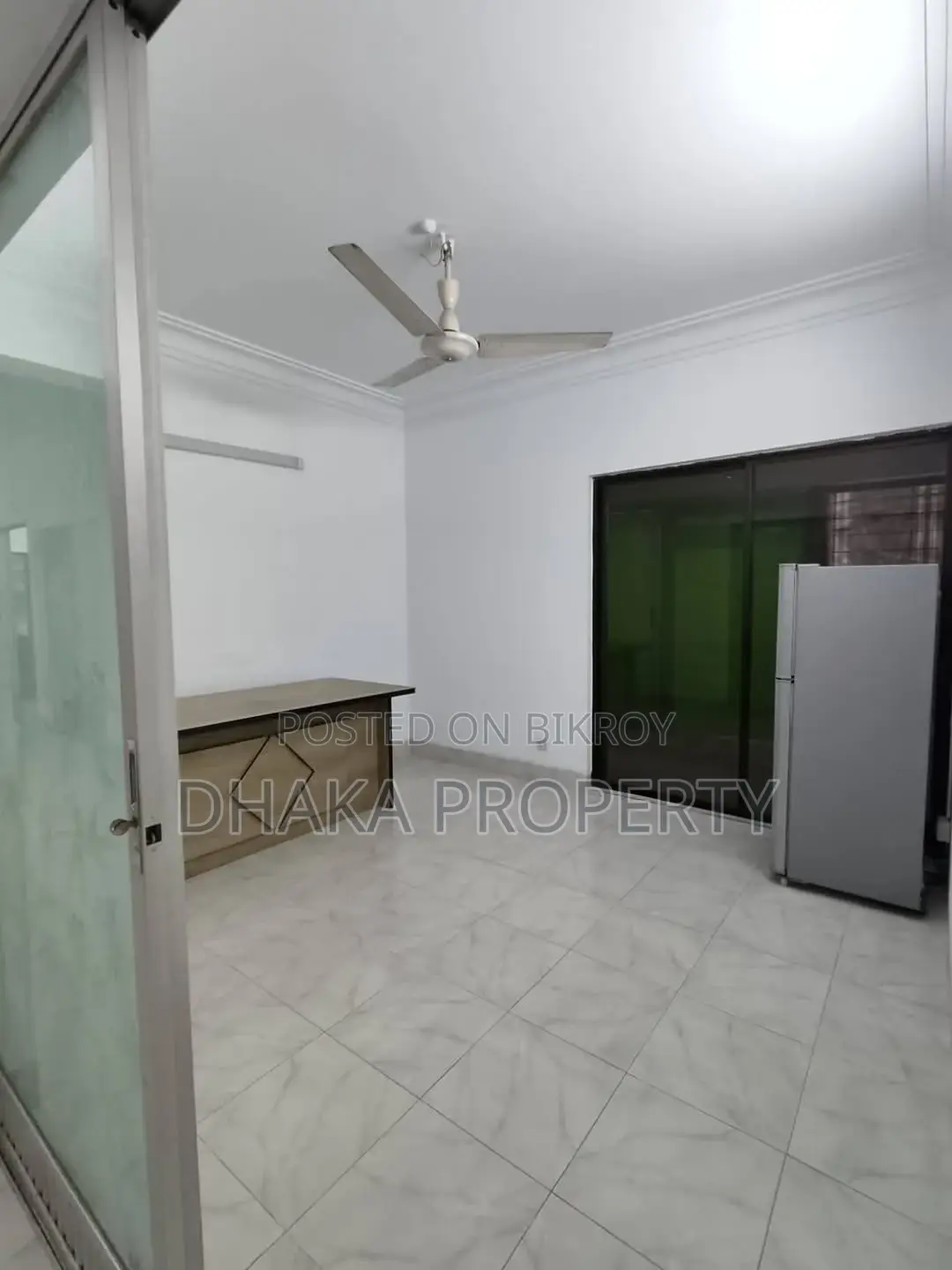 গুলশানে ২৩০০ বর্গফুটের চমৎকার আন-ফার্নিশড ৩ বেডরুমের অ্যাপার্টমেন্ট ভাড়া