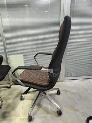 BOSS CHAIR (COMFORT- MID- 2017)