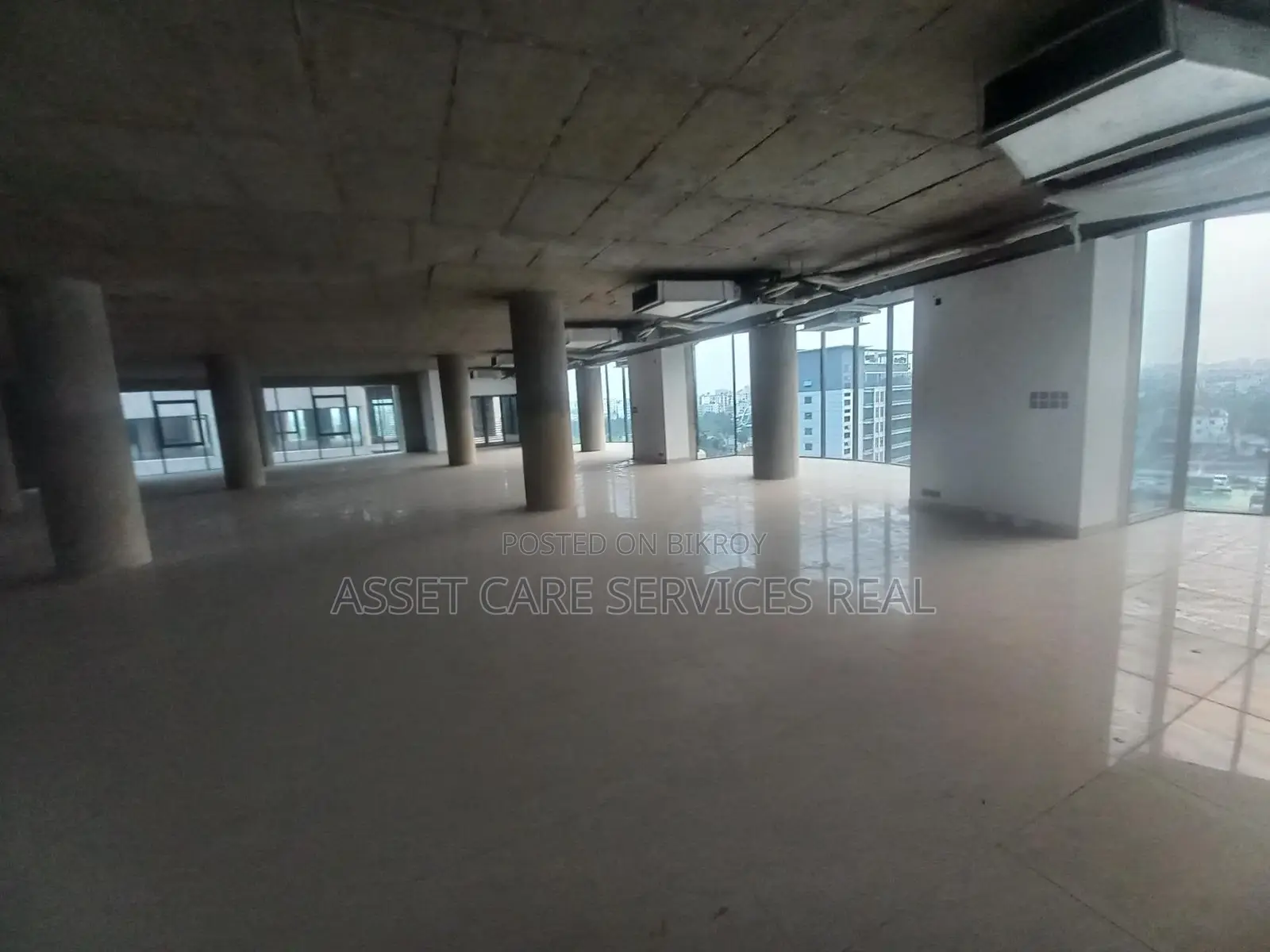 One Floor 12000 Sqf Commercial Speech Rent @ Gulshan Avenue.