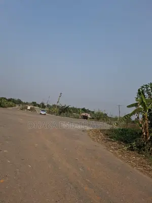 100 Feet Road 7.5 Katha South-East Corner Plot