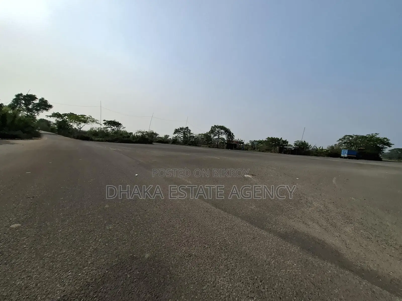 100 Feet Road 7.5 Katha South-East Corner Plot