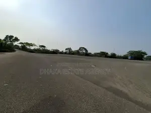100 Feet Road 7.5 Katha South-East Corner Plot