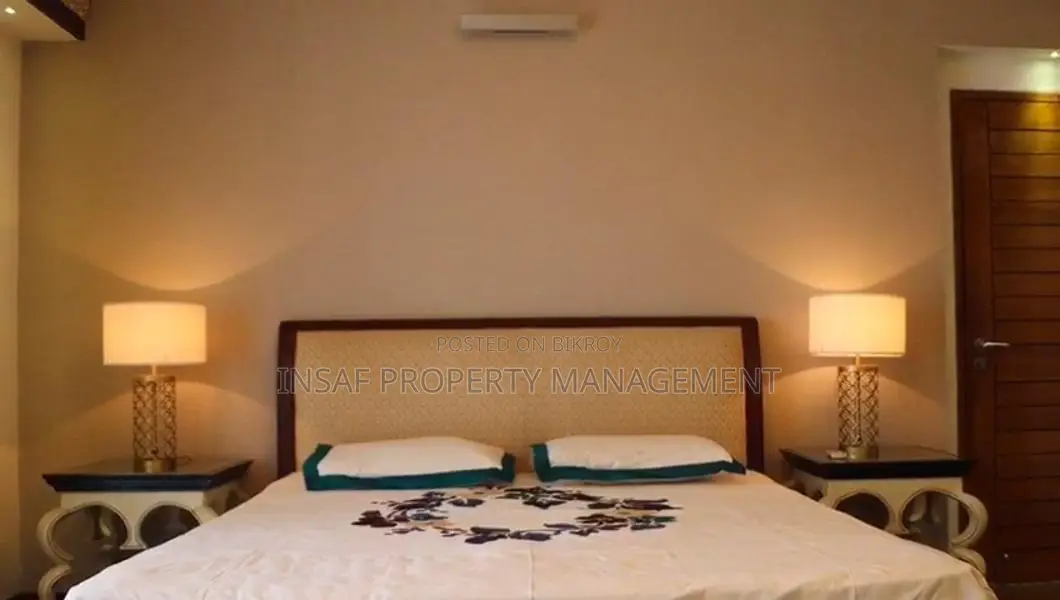 Furnished 4bdrm Apartment in Gulshan for sale