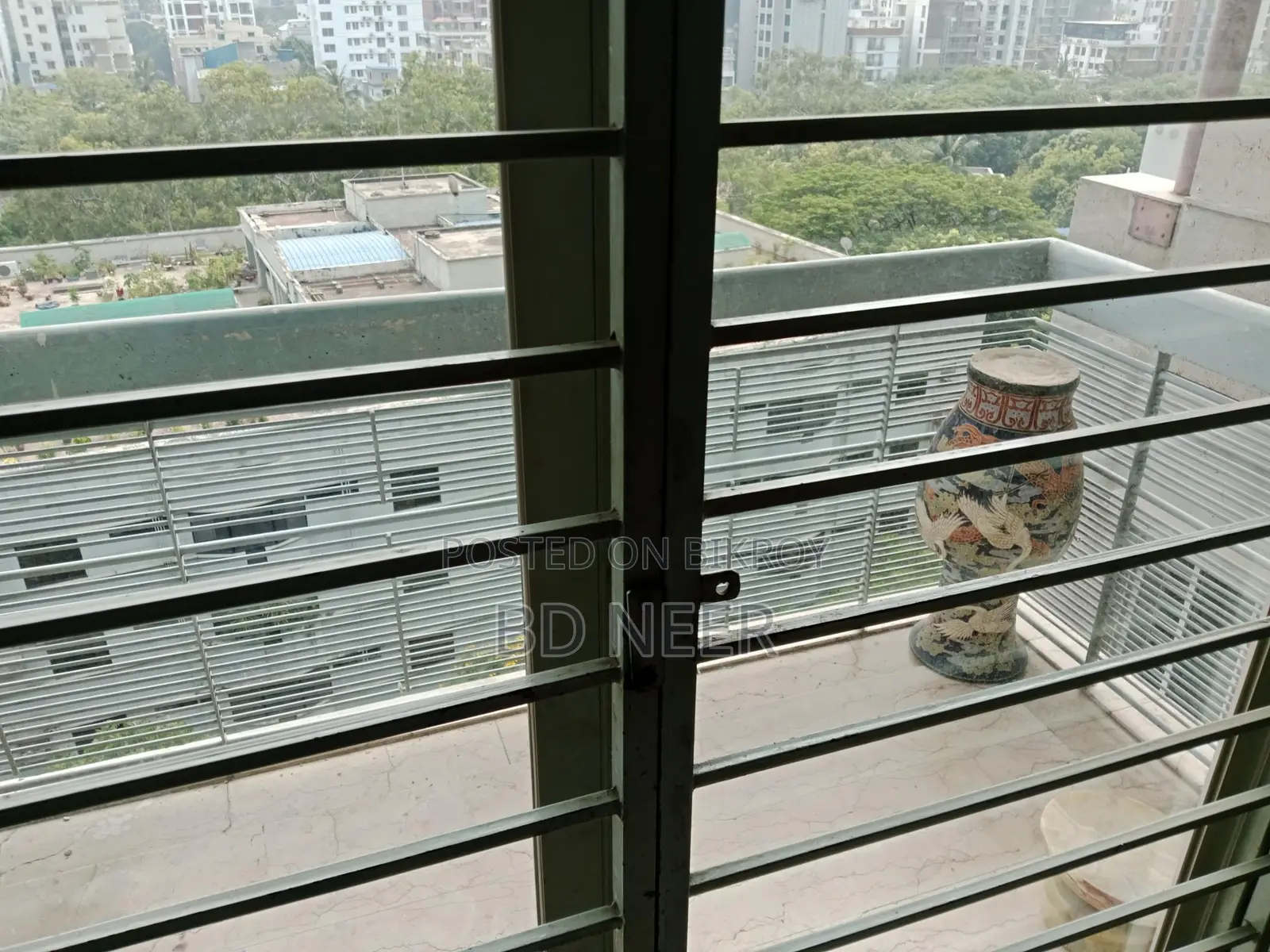lake view semi furnish 4 bedroom apt rent in banani North