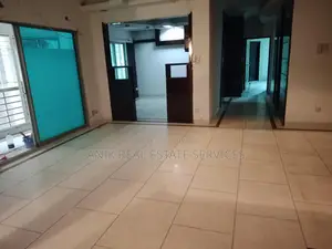 গুলশানে ২৩০০ বর্গফুটের অফিস স্পেস ভাড়া