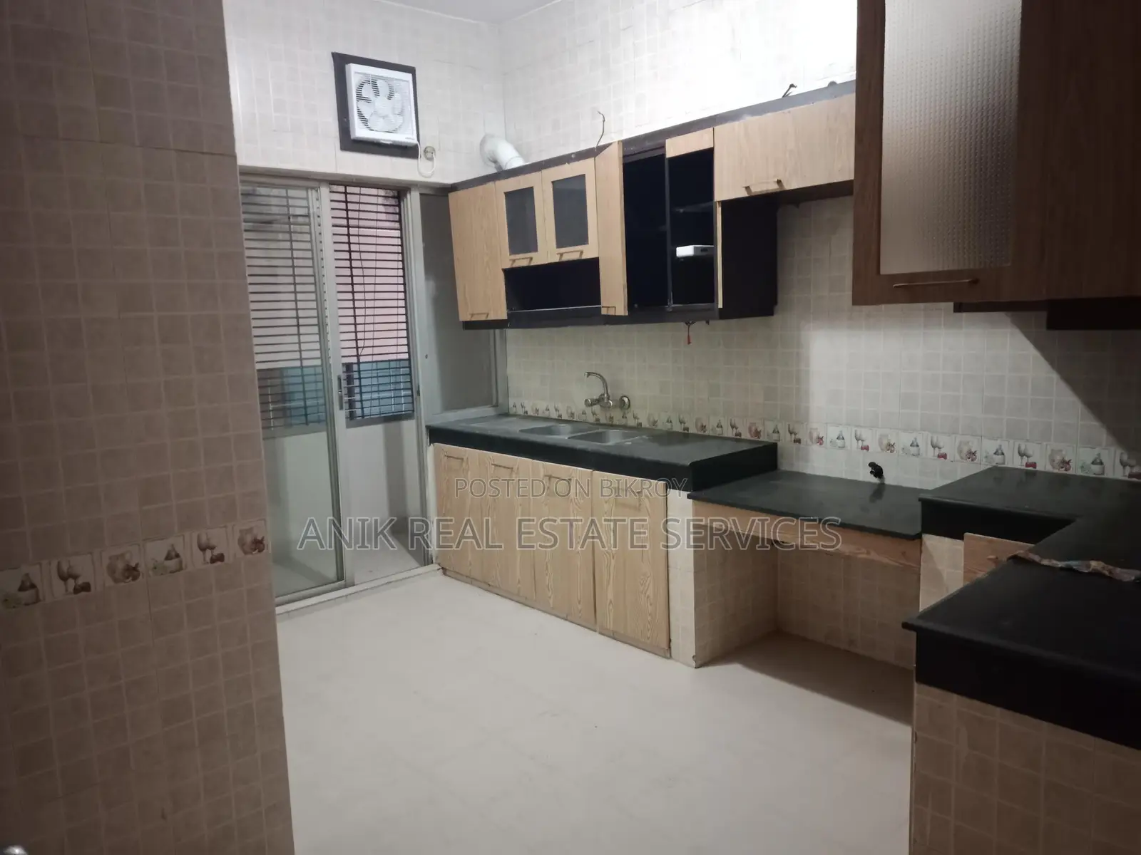 Good Quality 3 Bedroom Un Farnised Flat Rent At Gulshan 2