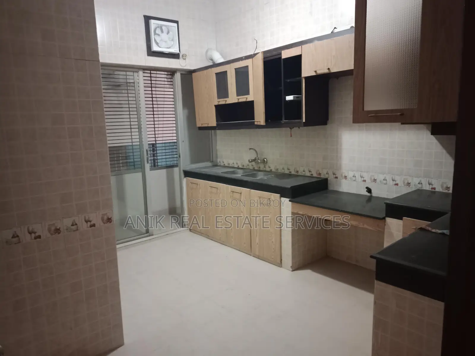 Good Quality 3 Bedroom Un Farnised Flat Rent At Gulshan 2