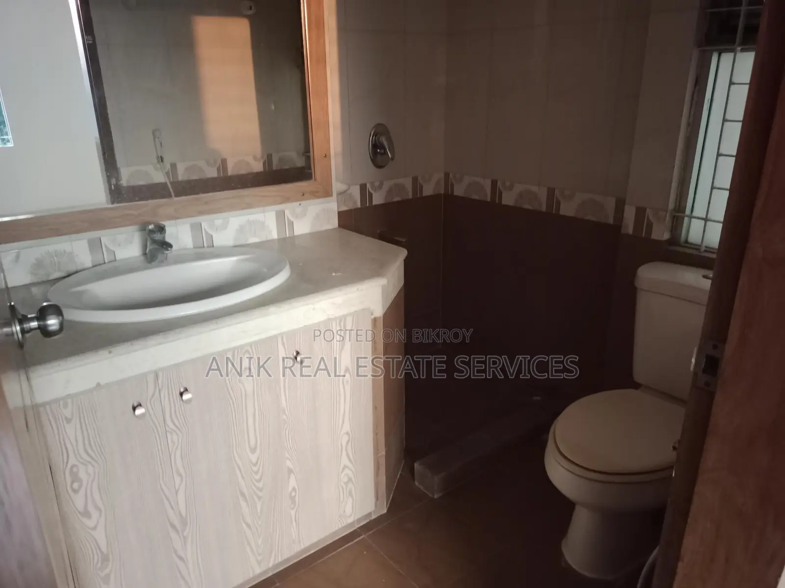 Good Quality 3 Bedroom Un Farnised Flat Rent At Gulshan 2