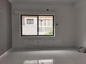 গুলশানে ২৫০০ বর্গফুটের ৩ বেডরুমের আনফার্নিশড অ্যাপার্টমেন্ট ভাড়া হবে