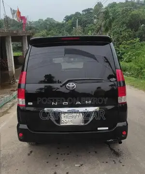 Toyota Noah 2.0 FWD (8 Seater) 2003 Black