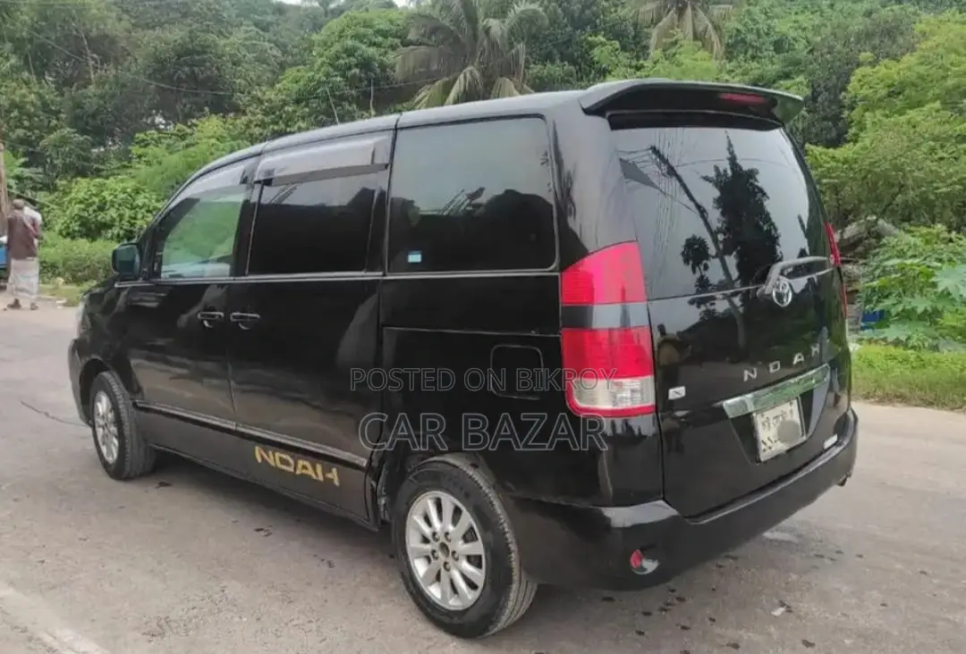 Toyota Noah 2.0 FWD (8 Seater) 2003 Black