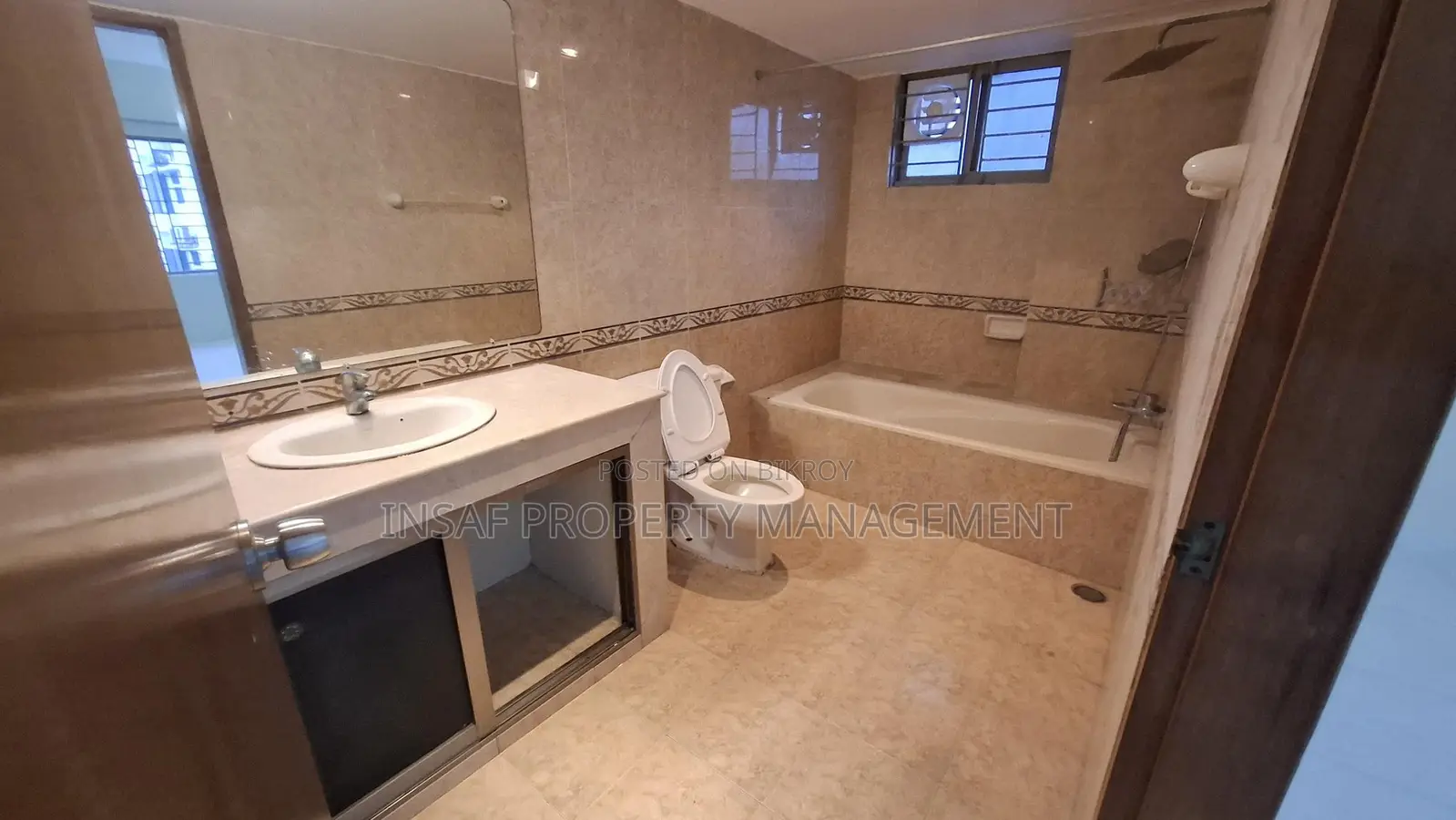 3500 Sq Ft 4 Bedroom Apartment for Sale in Gulshan | Spacious Home