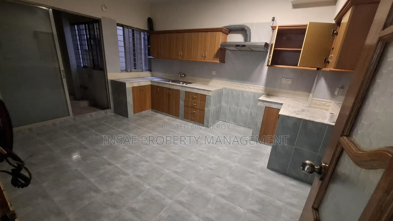 3500 Sq Ft 4 Bedroom Apartment for Sale in Gulshan | Spacious Home