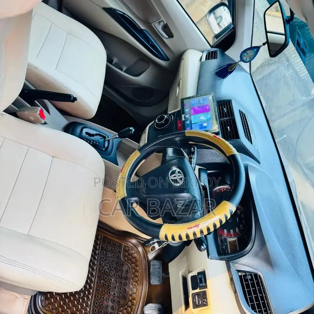 Toyota Avanza G 7SEATER DUAL AC 2013
