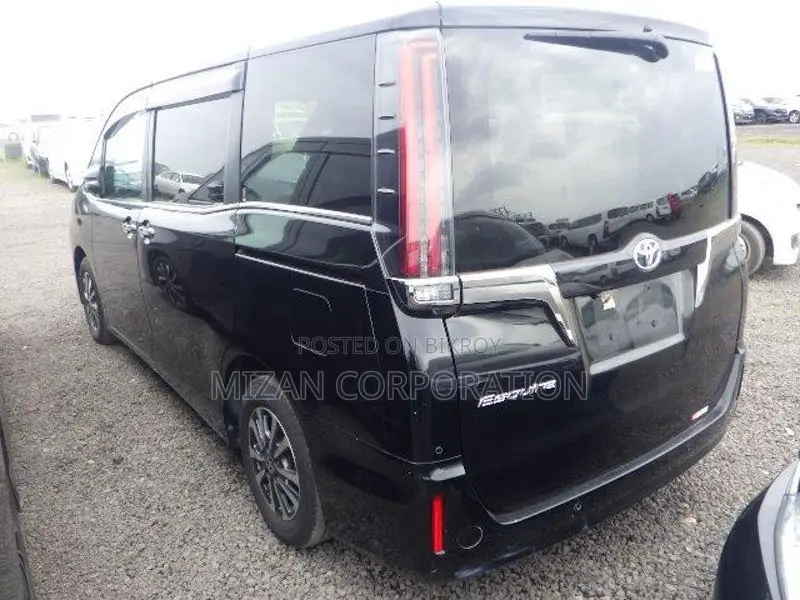 Toyota Esquire Gi package 2020