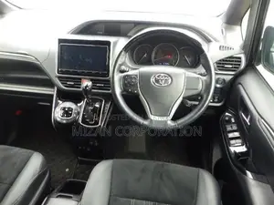 Toyota Esquire Gi package 2020