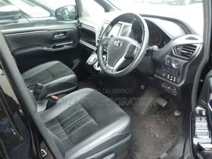 Toyota Esquire Gi package 2020