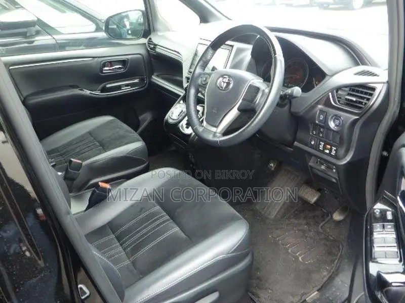 Toyota Esquire Gi package 2020