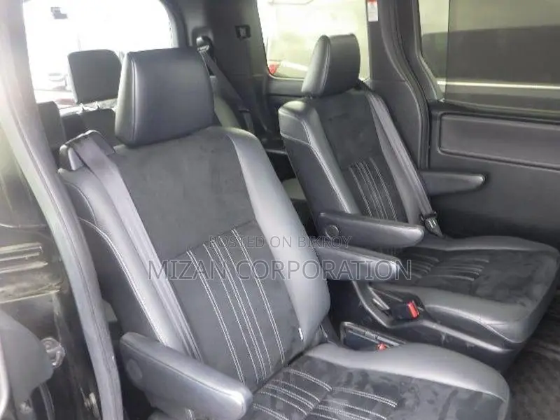 Toyota Esquire Gi package 2020