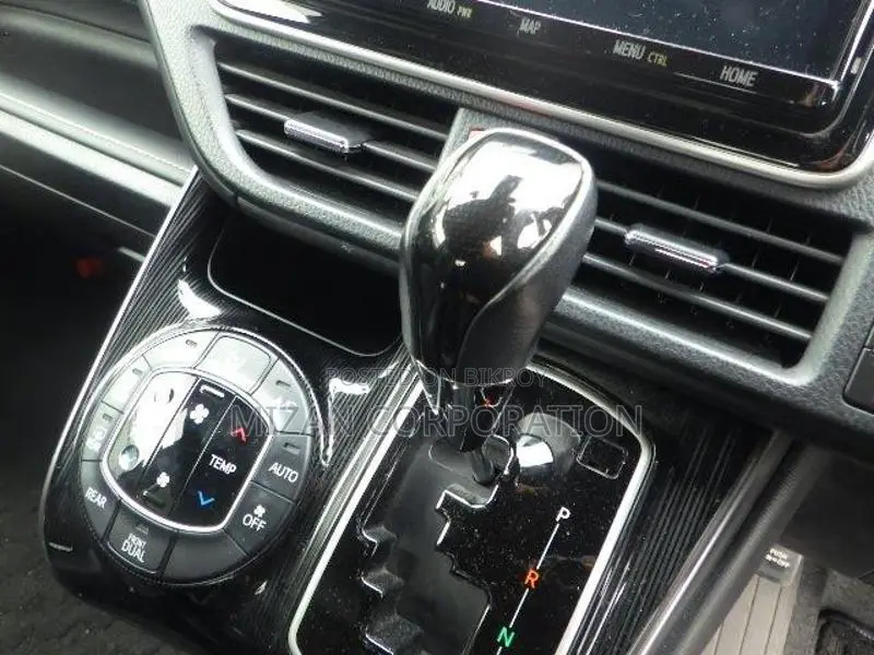 Toyota Esquire Gi package 2020