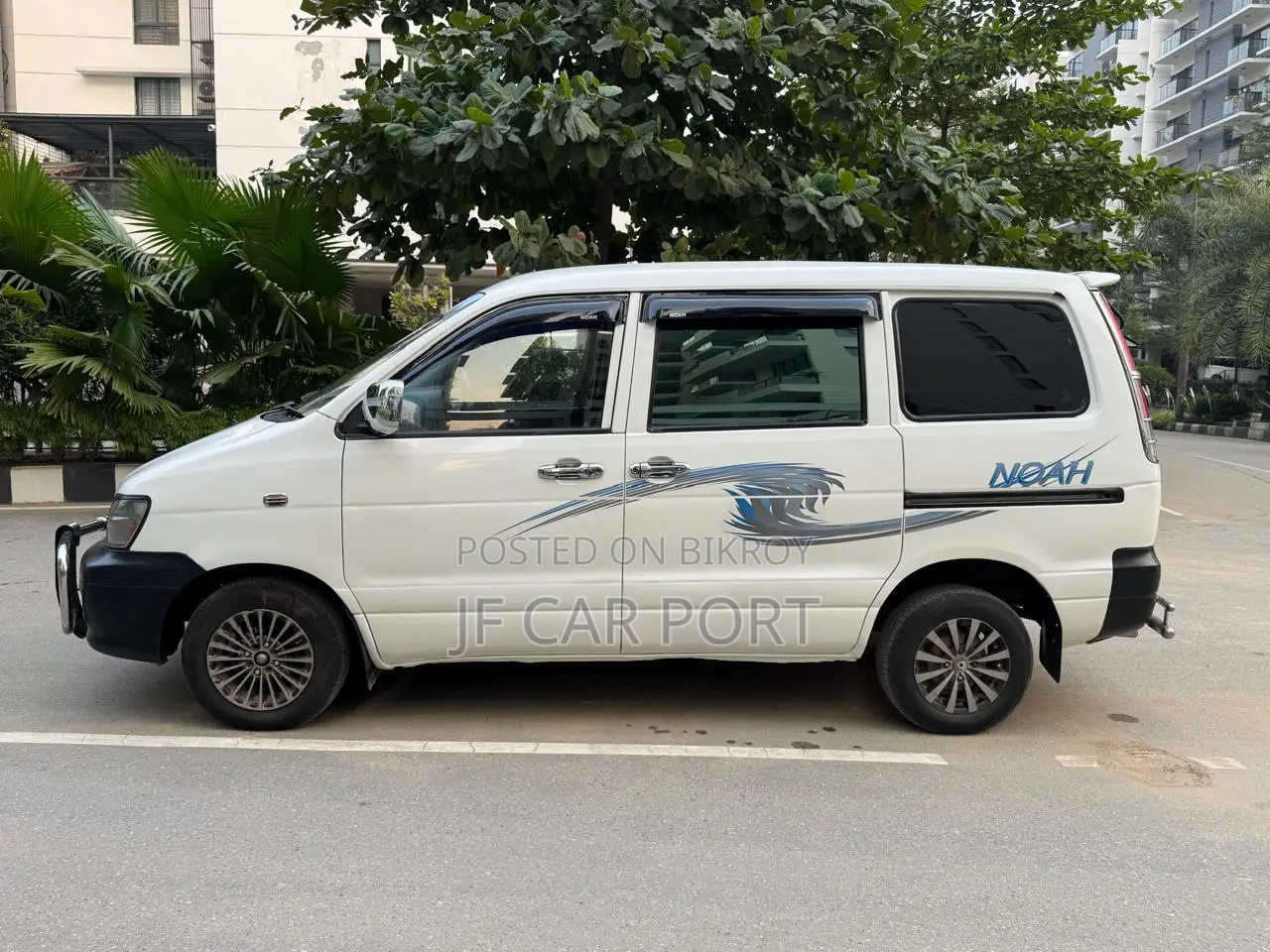Toyota Noah GL KR 42 Standard Roof 2004