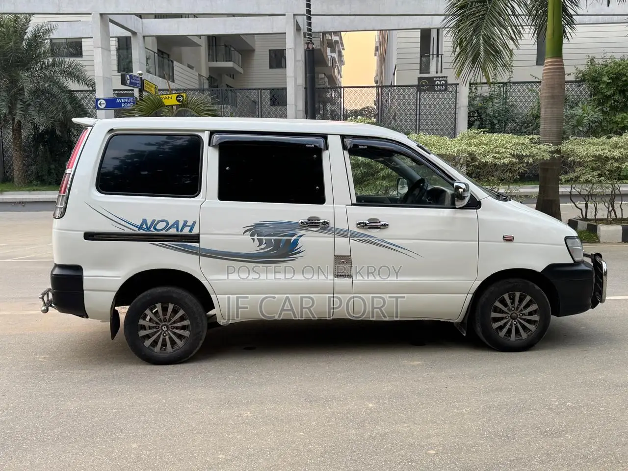 Toyota Noah GL KR 42 Standard Roof 2004