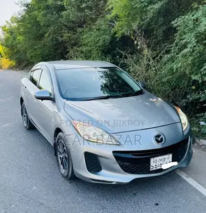 Mazda Axela Sky active 1.5L 2012