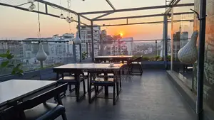 Restaurant and shop rooftop