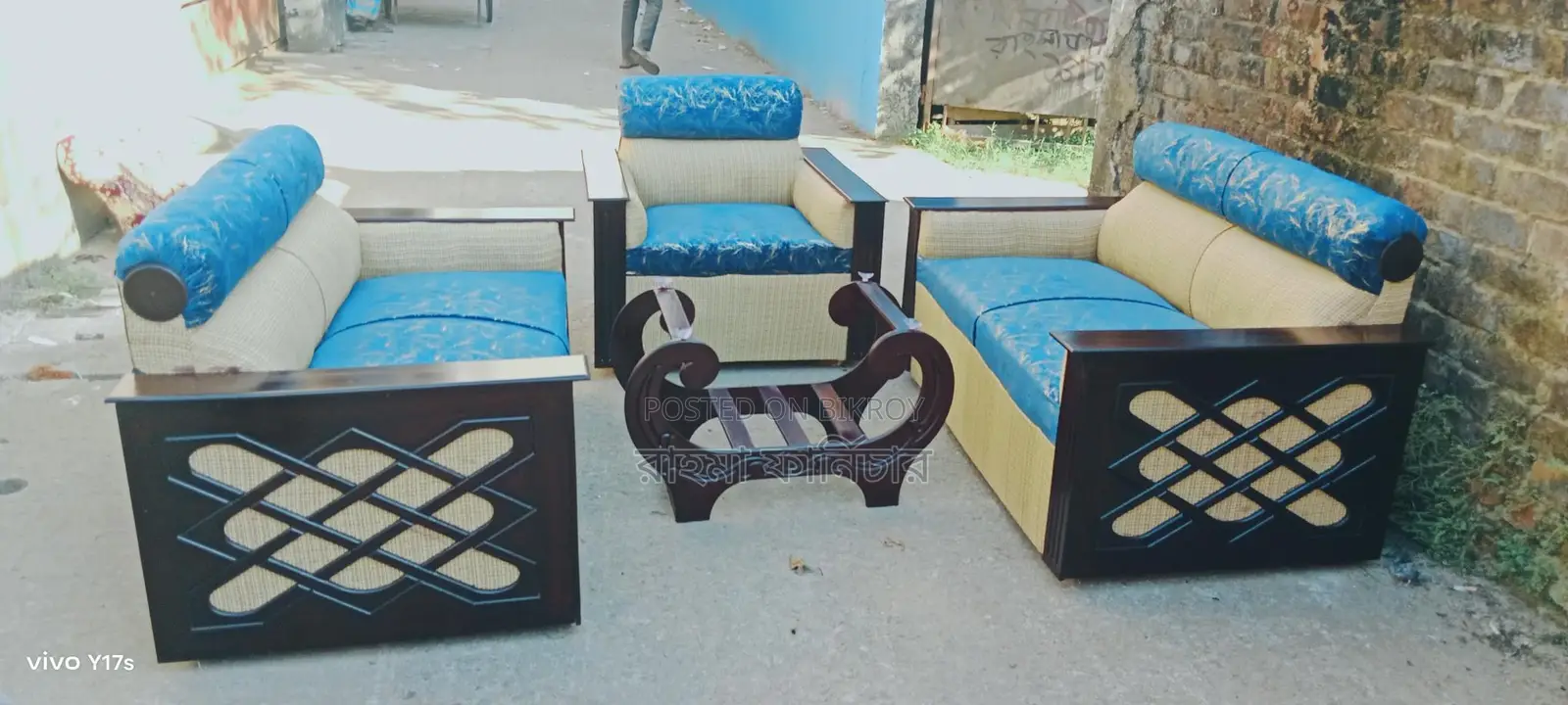 New cross jali design Sofa set with center table