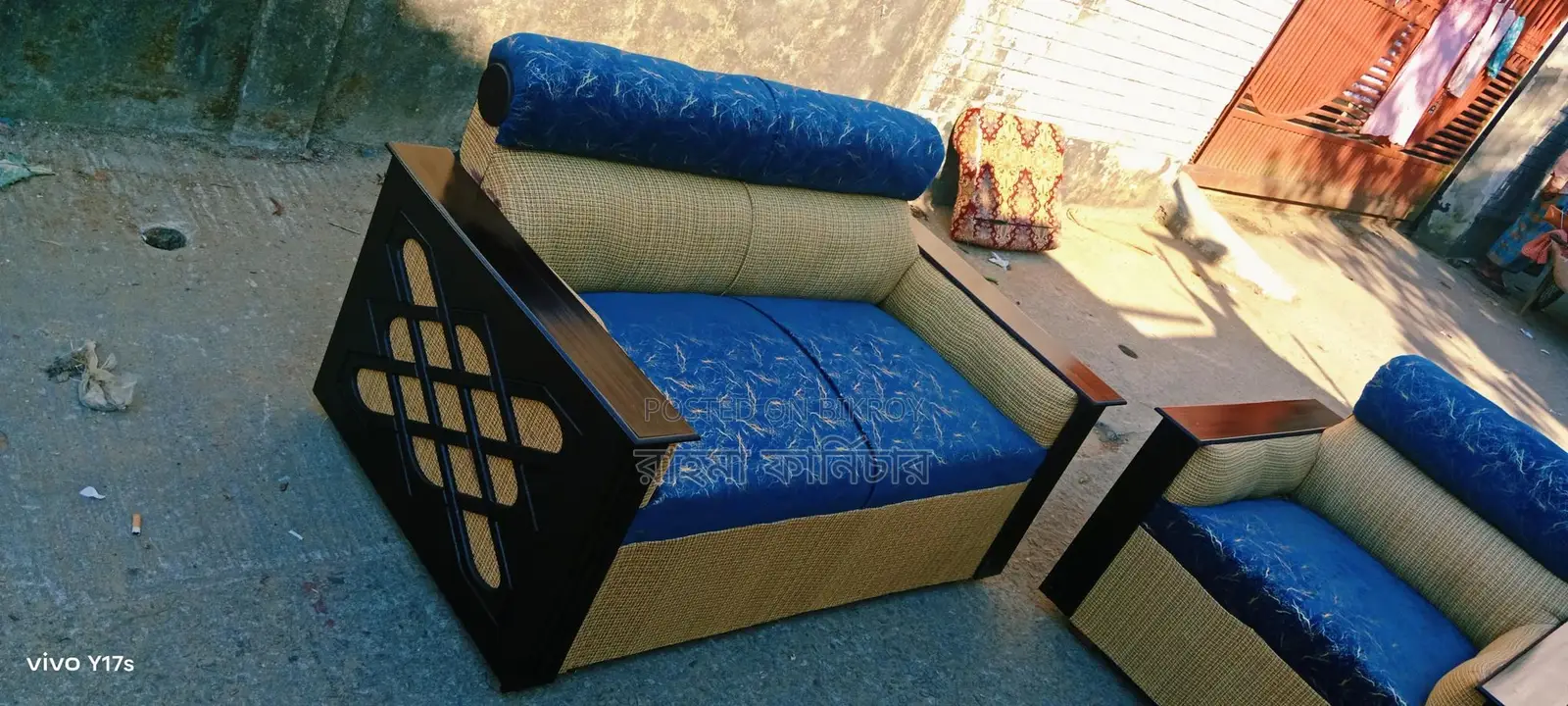 New cross jali design Sofa set with center table