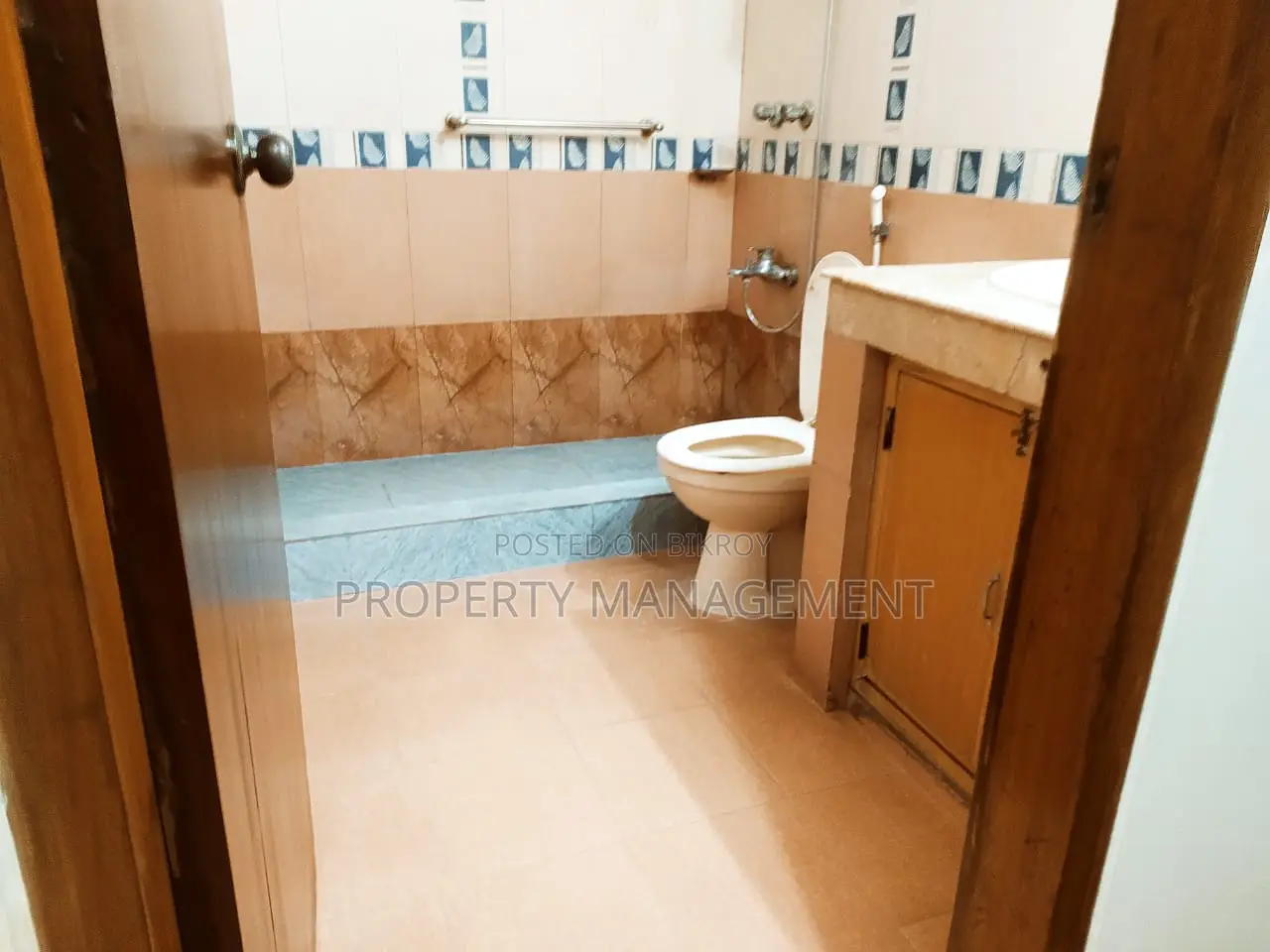 1950 Sq ft Apartment for Rent in Gulshan 2, 3 Bed, 4 Bath, Nice View