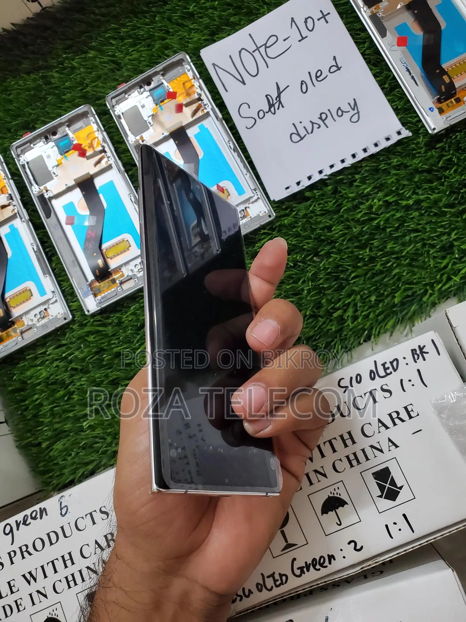 স্যামসাং নোট ১০ প্লাস সফট ওলেড ডিসপ্লে
