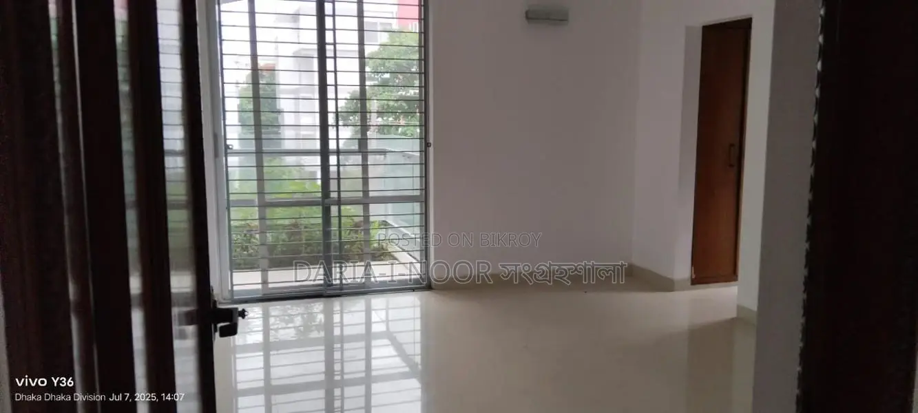 গুলশানে ৪০০০ বর্গফুটের ৪ বেডরুমের বড় অ্যাপার্টমেন্ট ভাড়ার জন্য